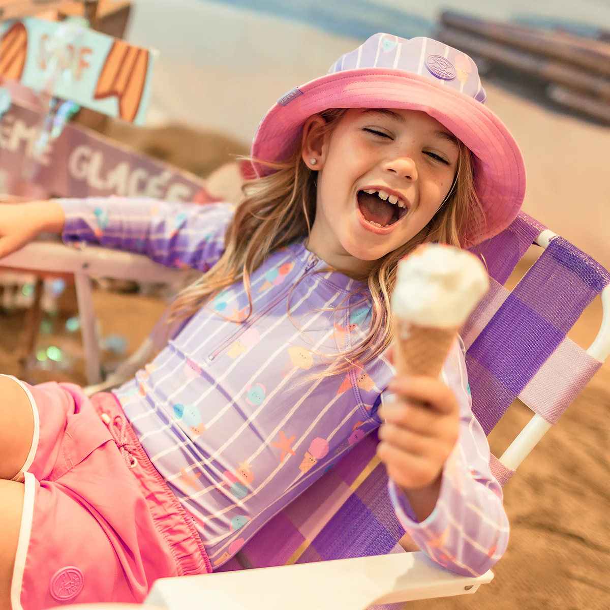 Chapeau de soleil réversible mauve avec rayures et motifs, enfant - Image 6