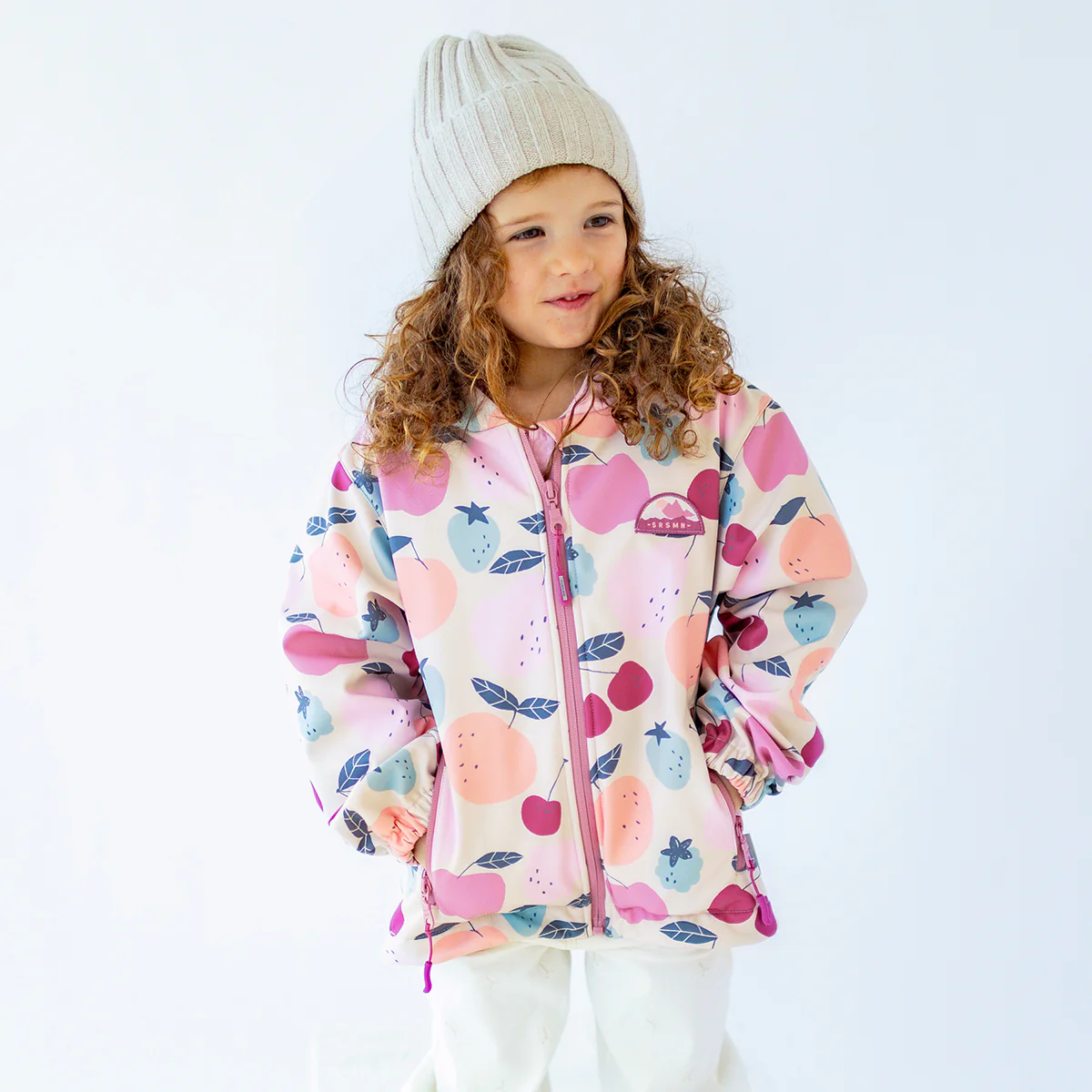 Manteau beige en coquille souple avec motifs de fruits, enfant - Image 3