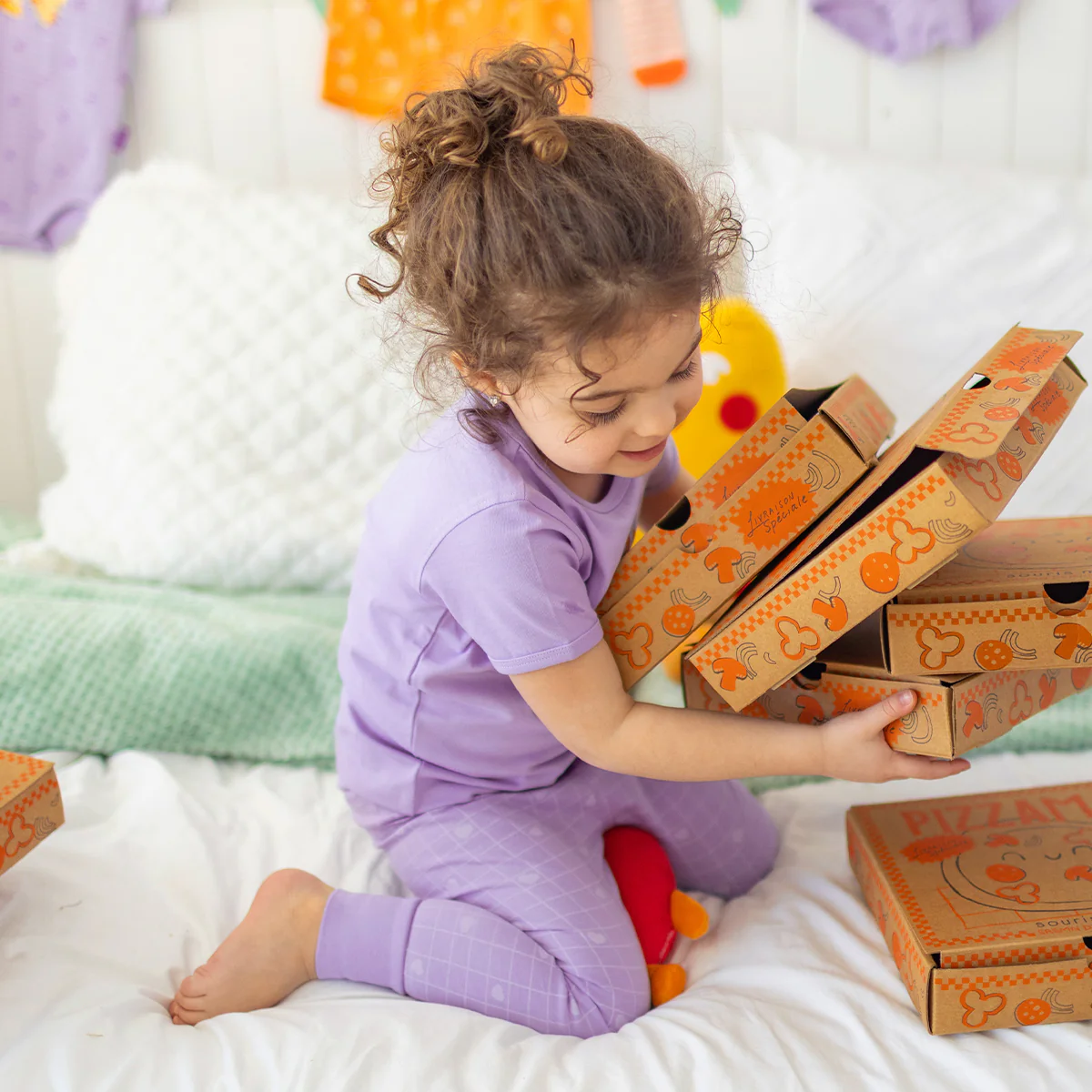 Pyjama deux pièces mauve à motifs de pizzas, bébé - Image 6