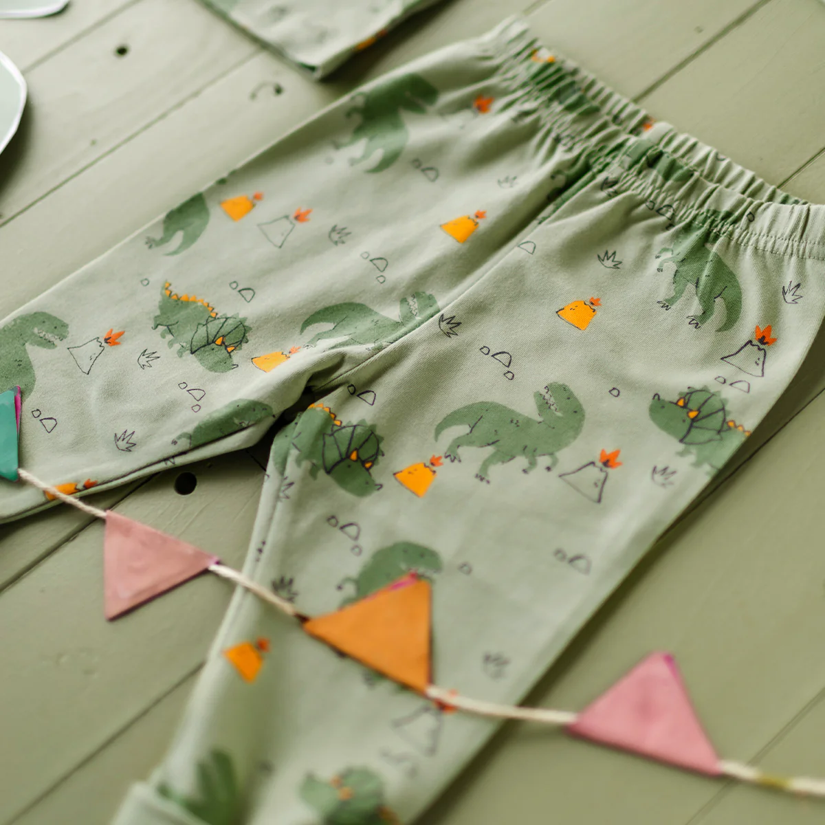 Pyjama deux pièces vert à motifs de dinosaures, bébé - Image 4