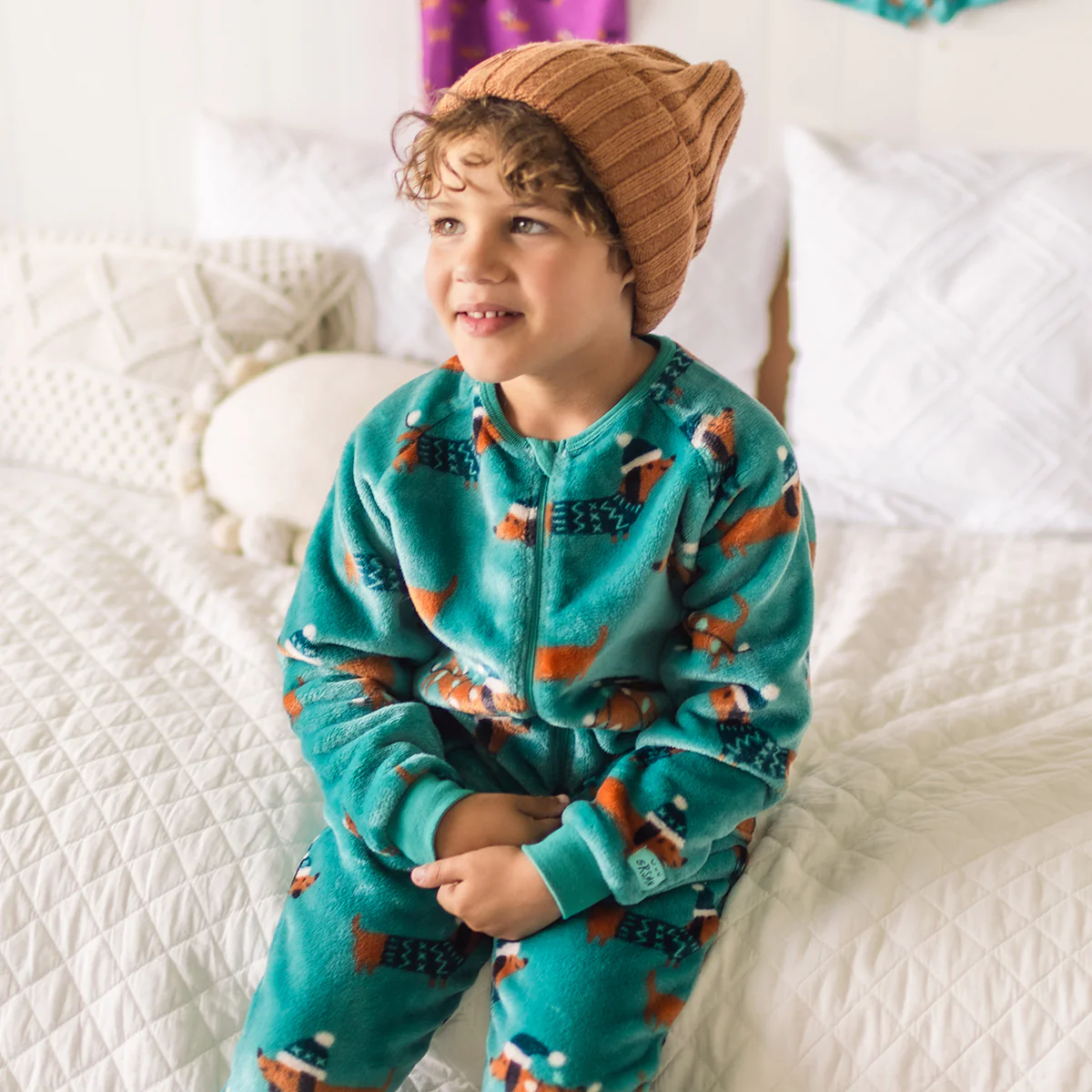 Pyjama une pièce en peluche turquoise à motifs de chiens, enfant - Image 4