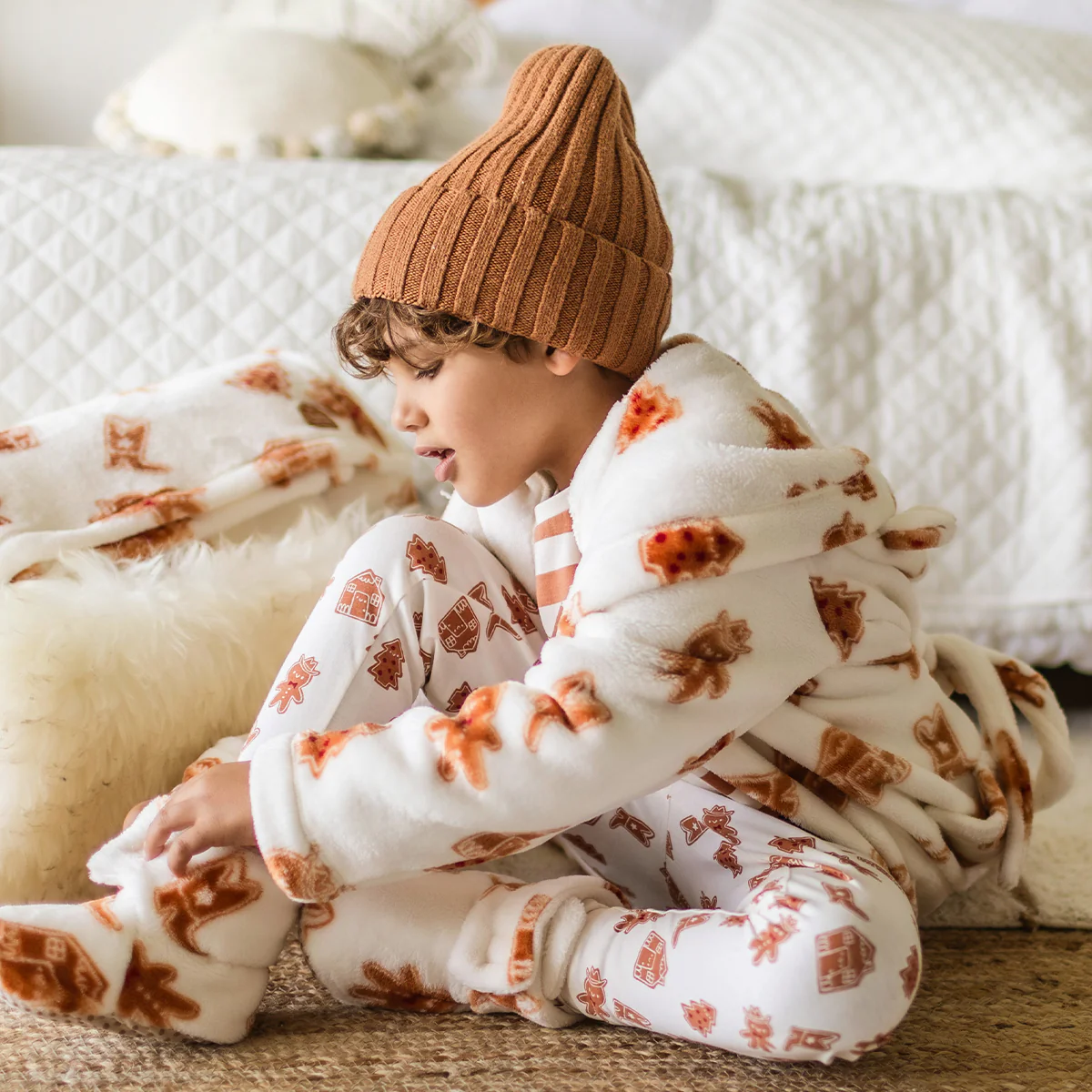 Robe de chambre crème en peluche à motifs pain d’épices, enfant - Image 3