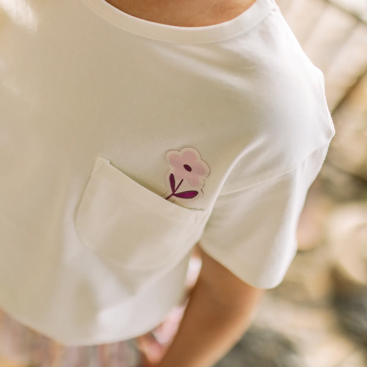 T-shirt crème avec illustration au dos, enfant - Image 3