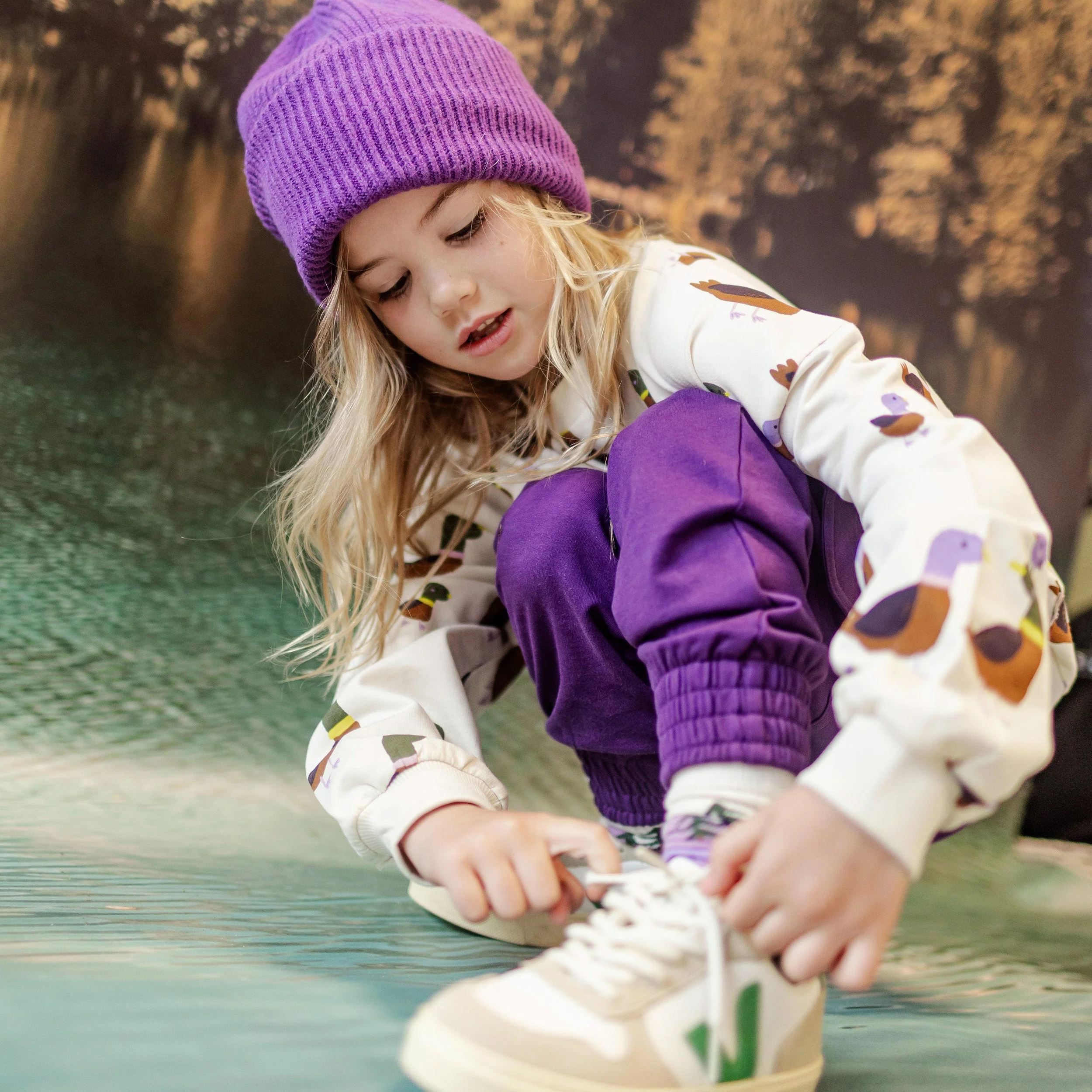 Tuque en tricot mauve foncé, enfant - Image 2